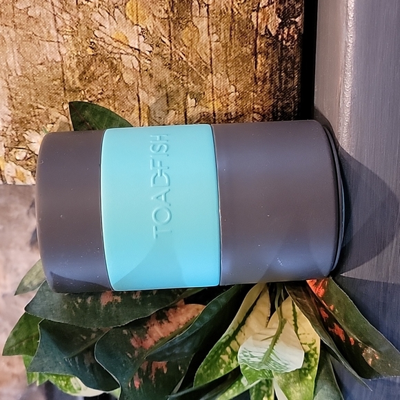 Toadfish Insulated Can Cooler - Picture 2 of 3